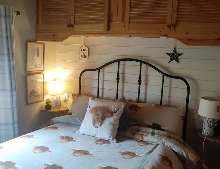 Cosy Wood Cabin In Rural Area Near National Park