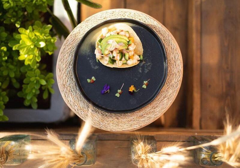 هتل Bebatroun Beach