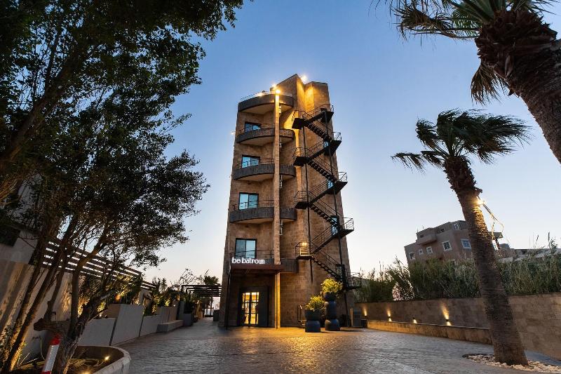 هتل Bebatroun Beach