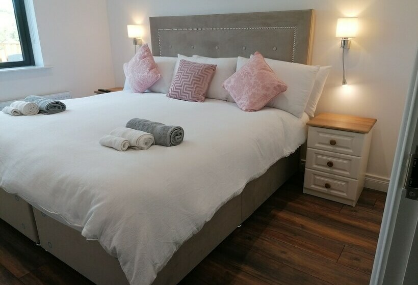 Lovely 3bed Cabin In Meigh