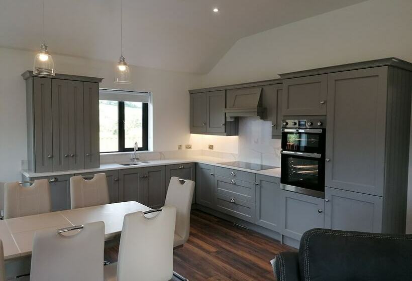 Lovely 3bed Cabin In Meigh