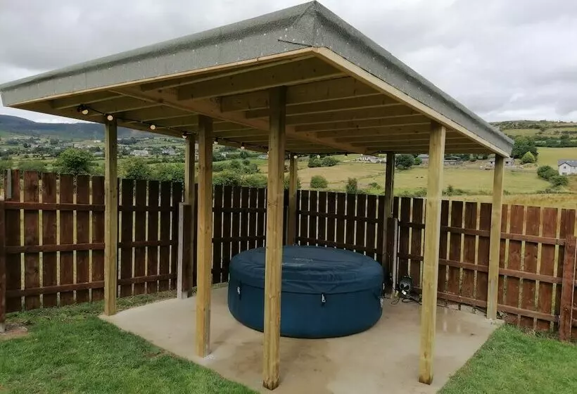 Lovely 3bed Cabin In Meigh