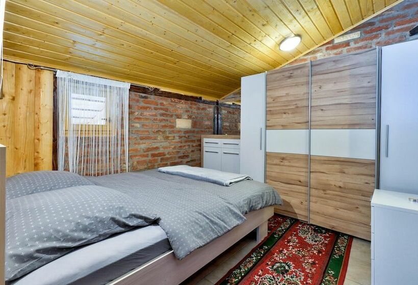 Awesome Home In Krizanec With 3 Bedrooms, Wifi And Outdoor Swimming Pool