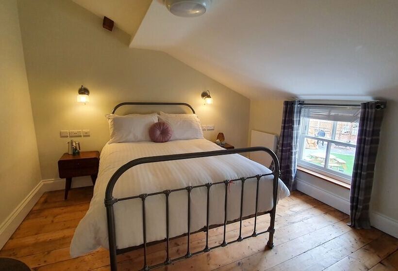 ホテル The Adam & Eve