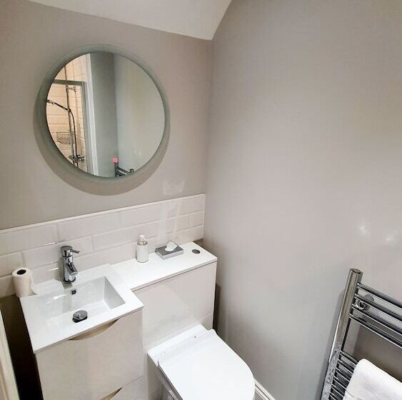 ホテル The Adam & Eve