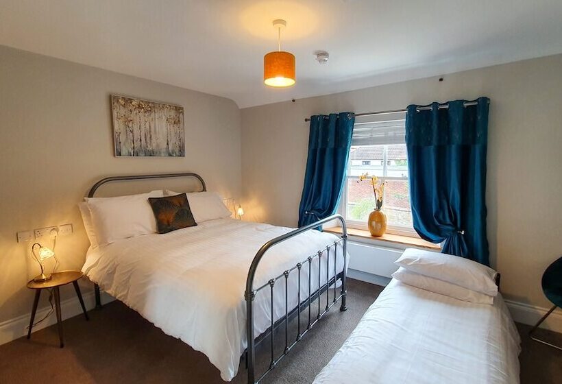 ホテル The Adam & Eve