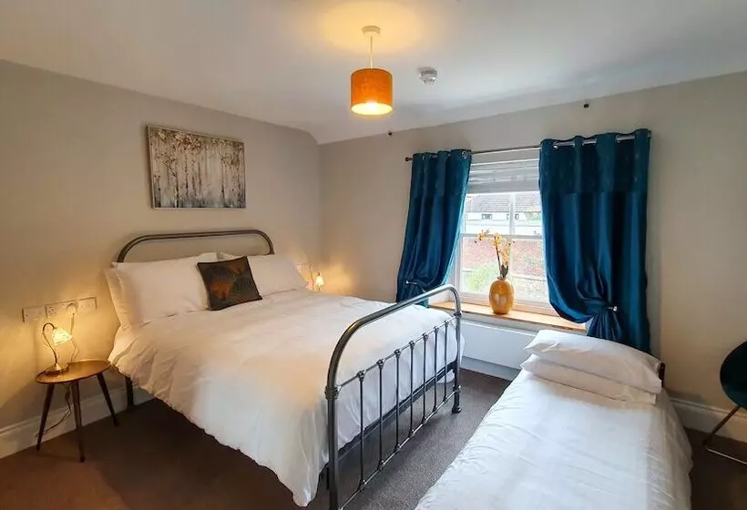 Hotelli The Adam & Eve