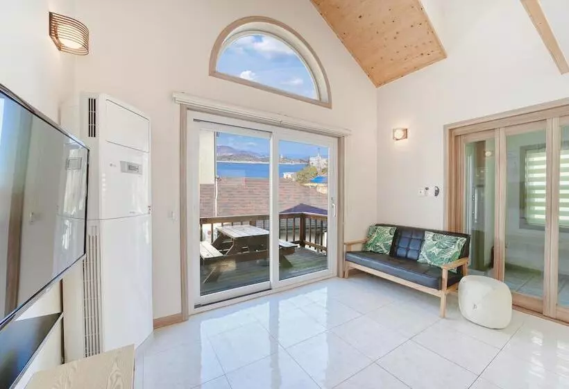 Yeosu Healling Spa Pension