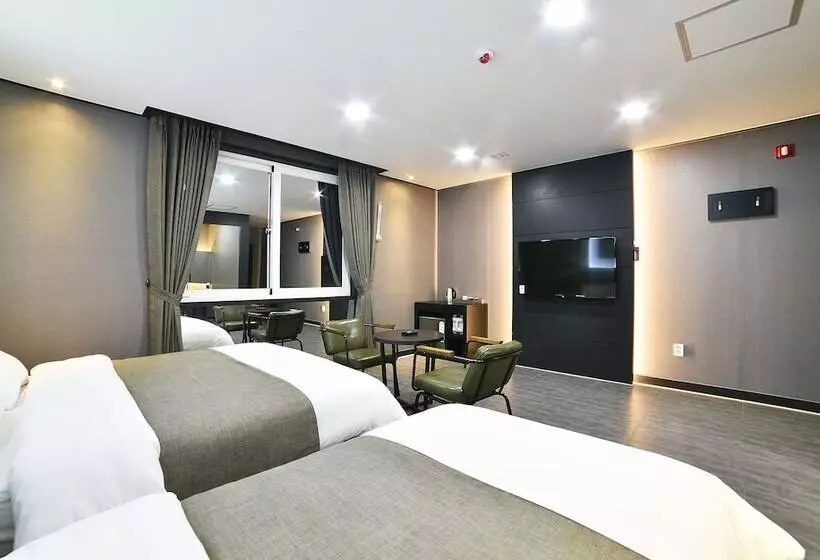 Motelli Yeosu Zava
