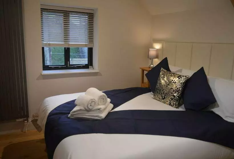 Cedar Lodge