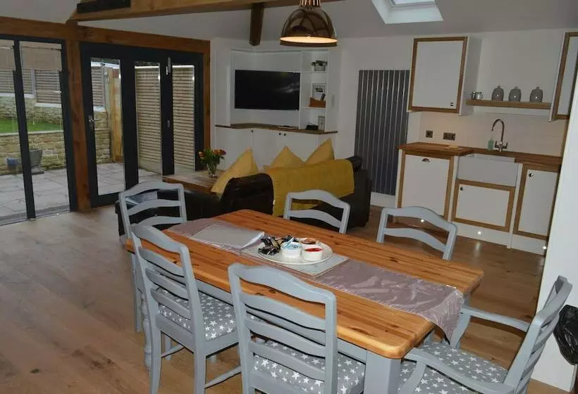 Cedar Lodge