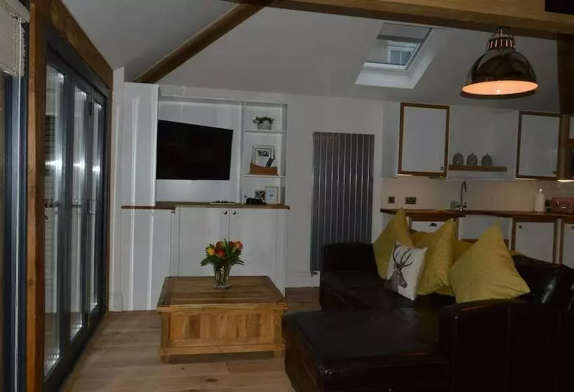 Cedar Lodge