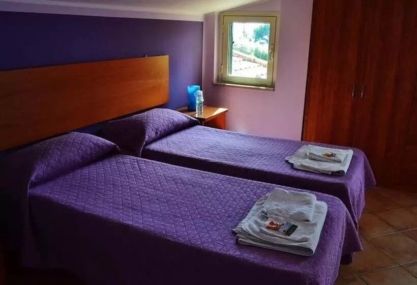 ベッドアンドブレックファースト Yellow Room   B B S Elia