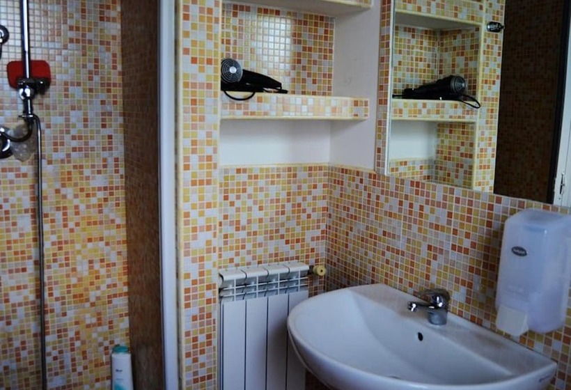 Bed and Breakfast Yellow Room   B B S Elia