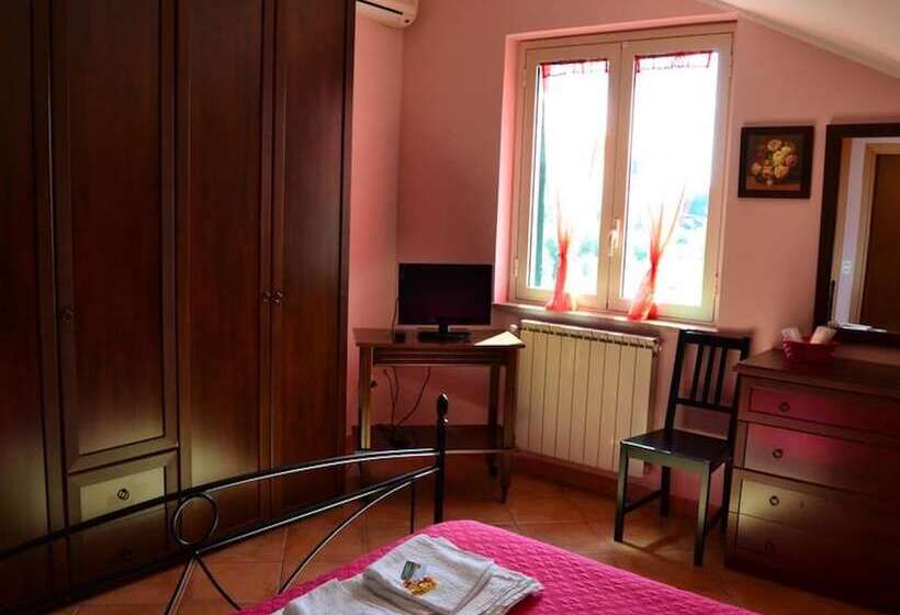 Bed and Breakfast Yellow Room   B B S Elia