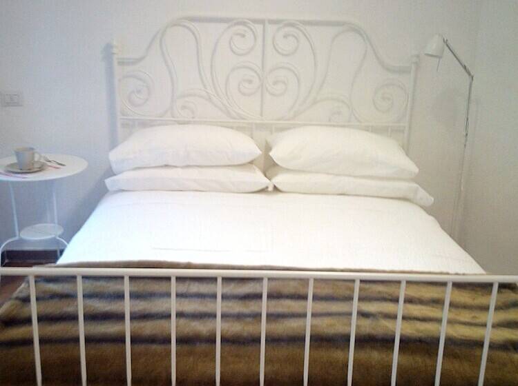 بنسيون Room In Guest Room La Turr De Mezz Lca Nesso