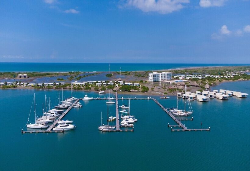 فندق Marina Puerto Velero