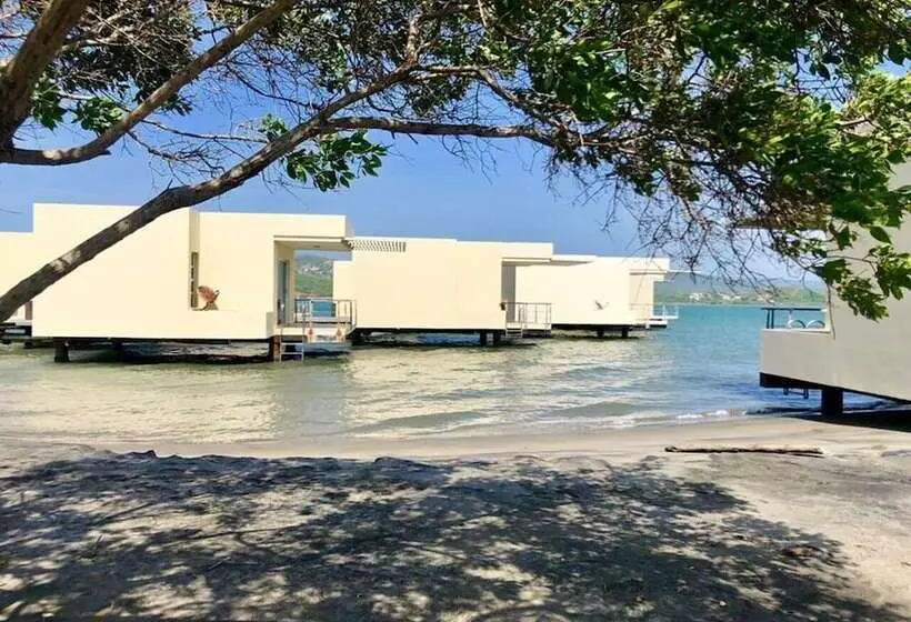 Hotelli Marina Puerto Velero