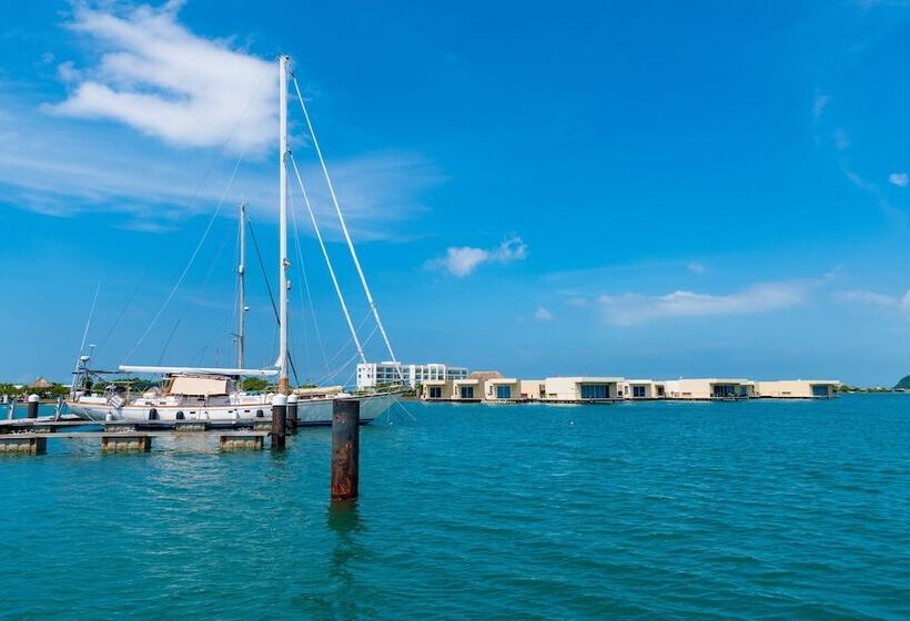 فندق Marina Puerto Velero