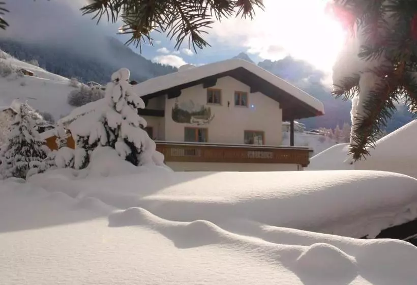 ベッドアンドブレックファースト Apart Pension Bergfrieden