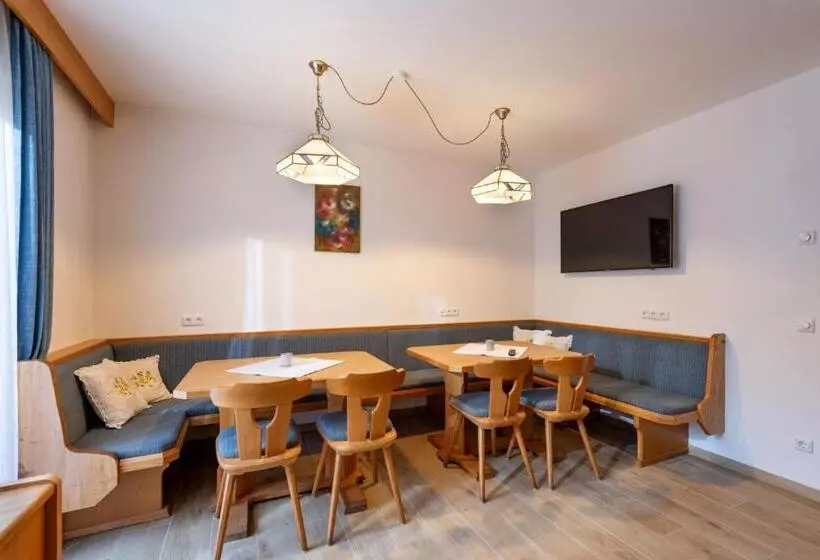 ベッドアンドブレックファースト Brixana