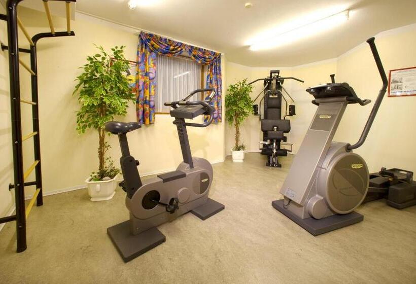 تختخواب و صبحانه Margit