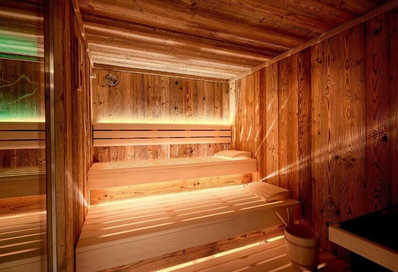 تختخواب و صبحانه Margit