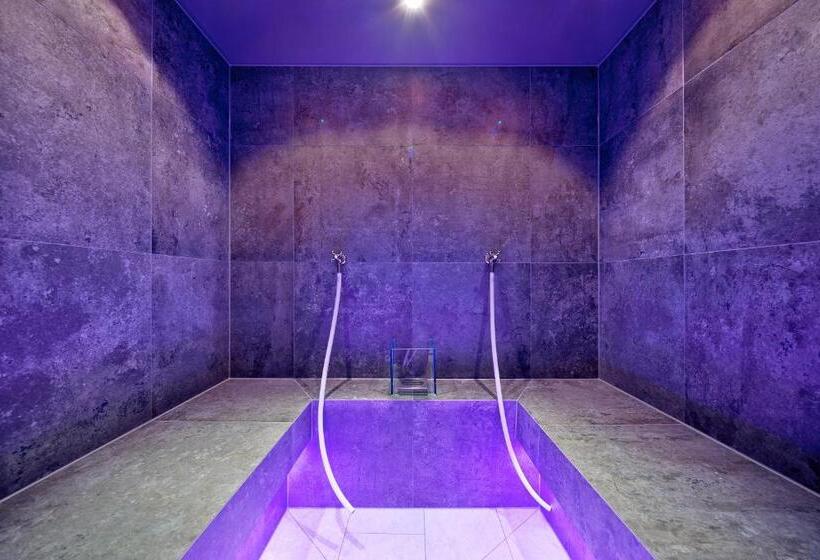 تختخواب و صبحانه Margit