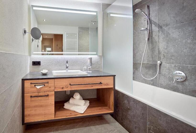 تختخواب و صبحانه Margit