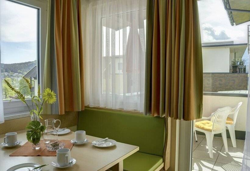 مبيت وإفطار Seepark Drobollach