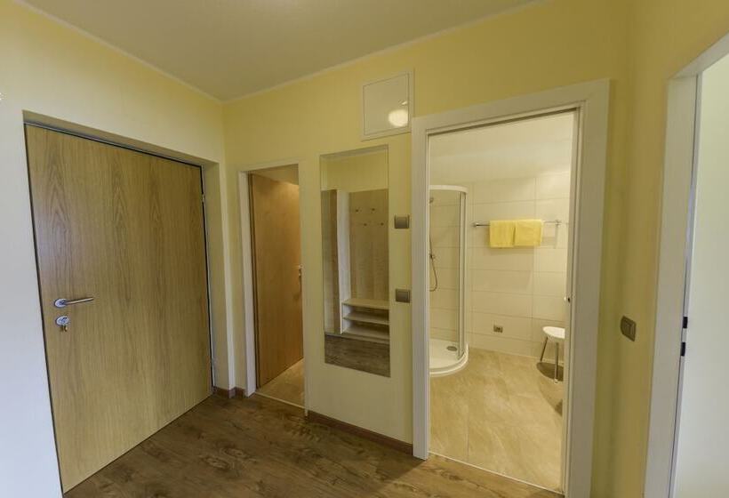 مبيت وإفطار Seepark Drobollach