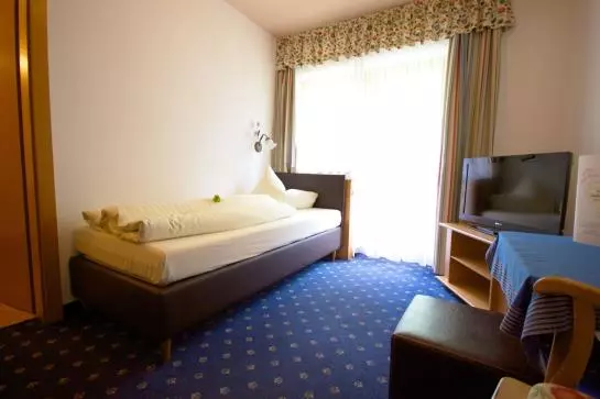 هتل Landhaus Carla