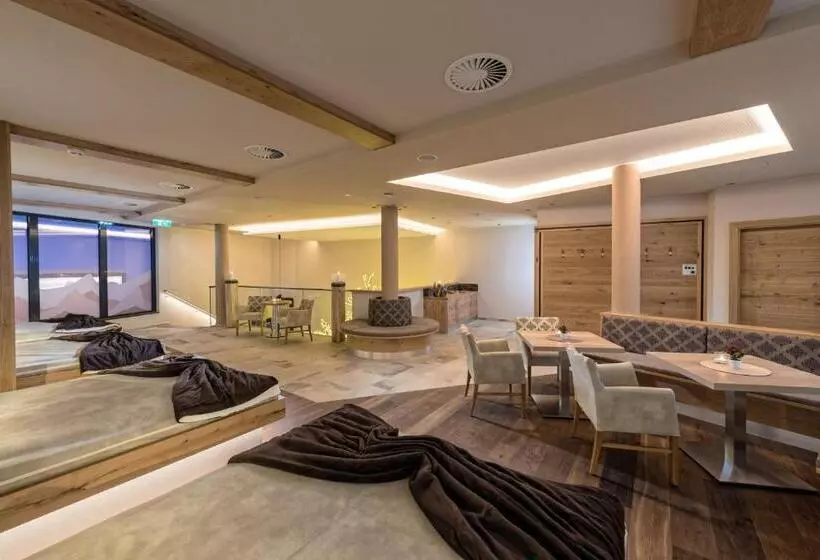 Отель Jennys Schlössl