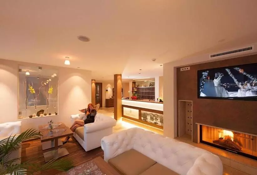 Отель Jennys Schlössl