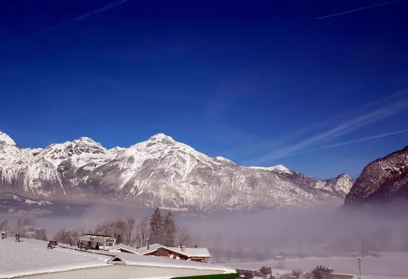 Отель Zum Senner Suites Zillertal