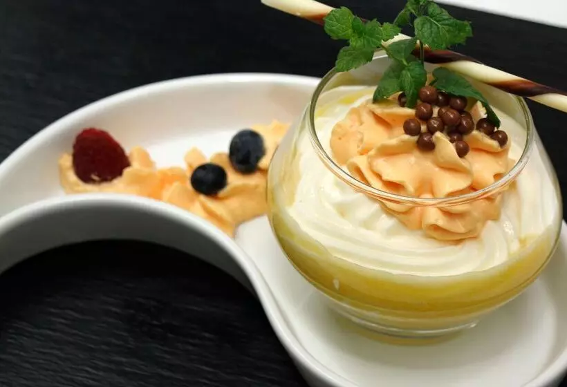 Отель Zum Senner Suites Zillertal