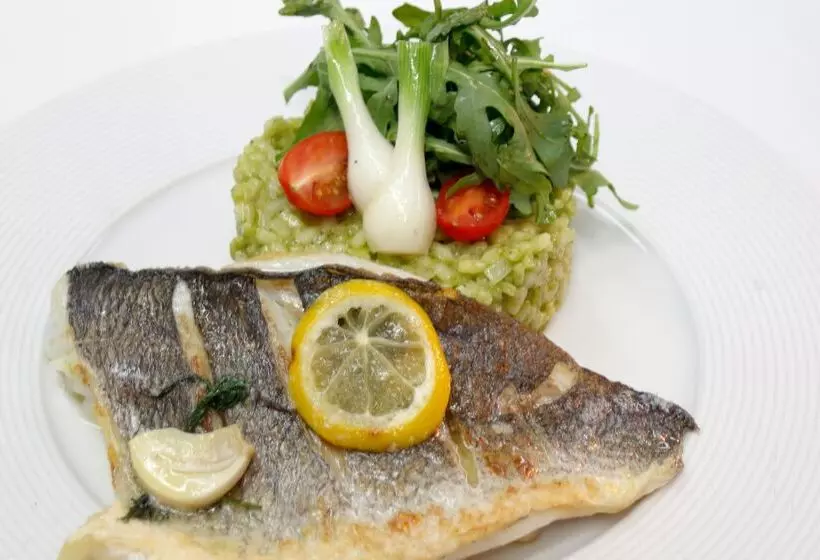 Отель Zum Senner Suites Zillertal