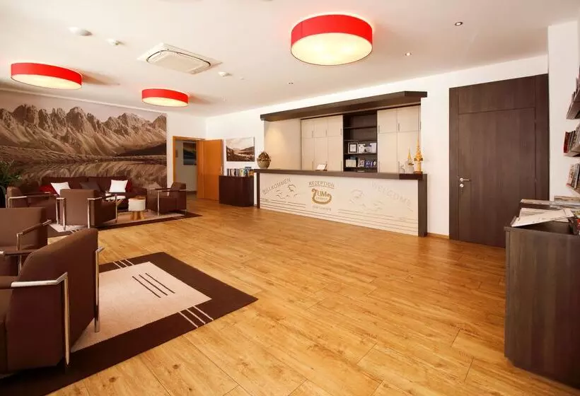 Отель Zum Senner Suites Zillertal