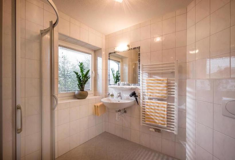 פנסיון Edelweiss Lounge Restaurant Hotel Pizza Cafe Billard Gasthof