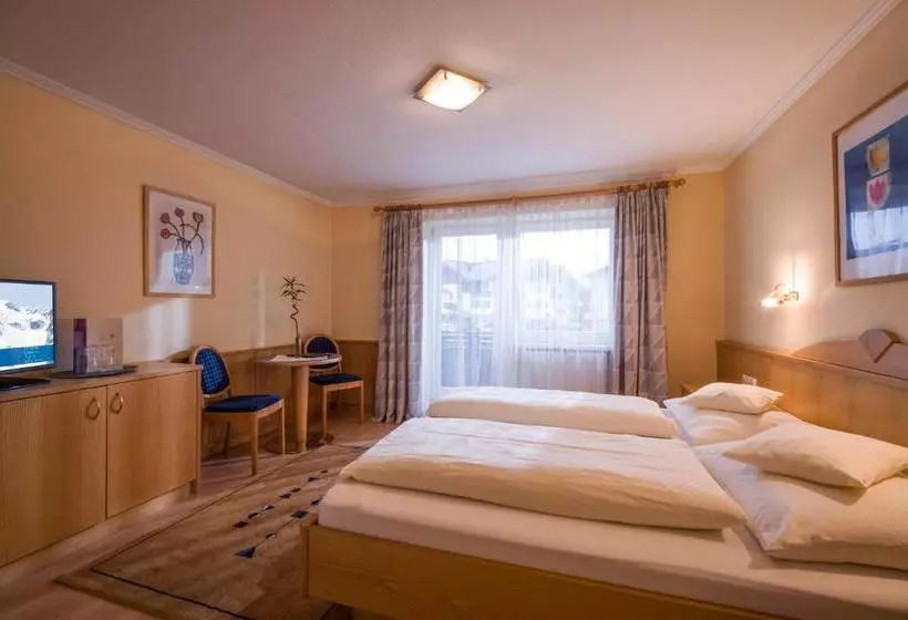 膳宿费 Edelweiss Lounge Restaurant Hotel Pizza Cafe Billard Gasthof