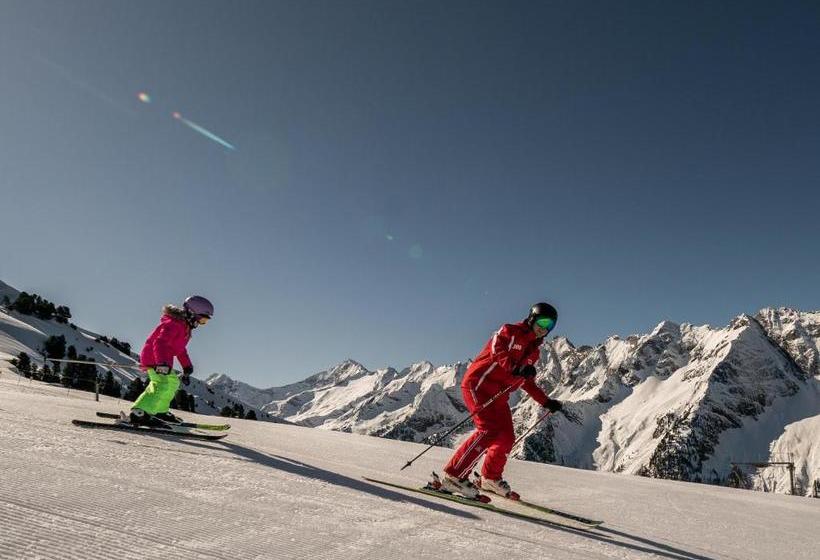 פנסיון Edelweiss Lounge Restaurant Hotel Pizza Cafe Billard Gasthof