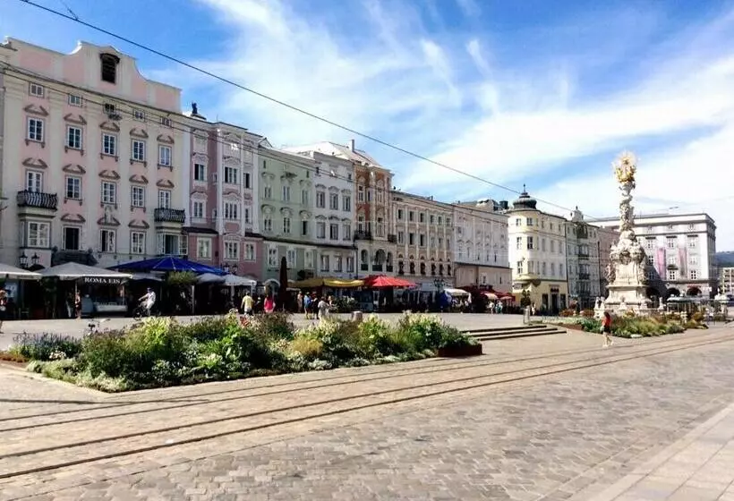 پانسیون Jugendgästehaus Linz