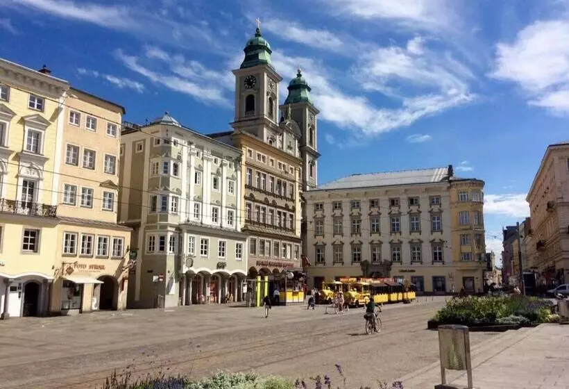 پانسیون Jugendgästehaus Linz
