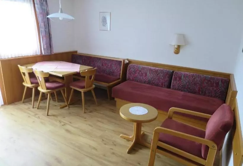 住宿加早餐  Haus Weber-hafele Pension