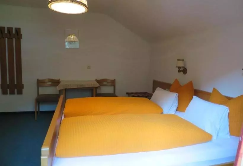 住宿加早餐  Haus Weber-hafele Pension