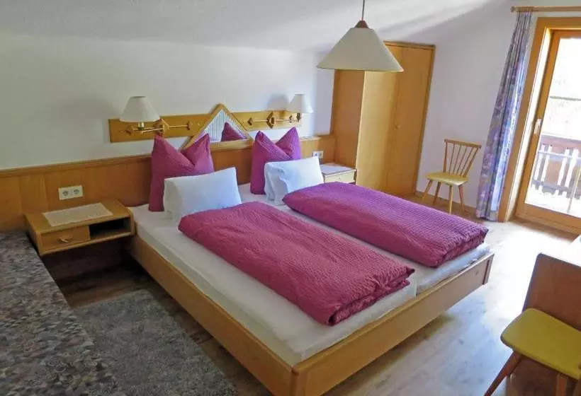 住宿加早餐  Haus Weber-hafele Pension