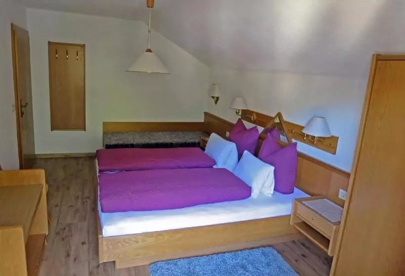 住宿加早餐  Haus Weber-hafele Pension