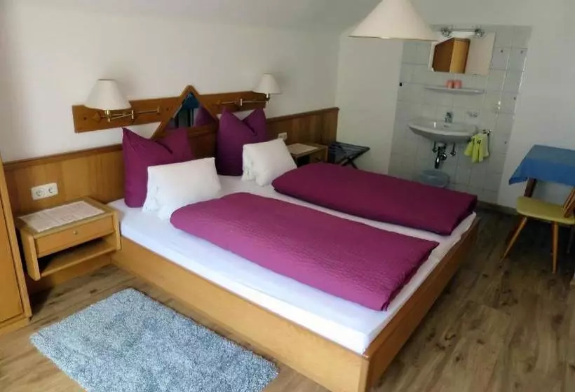 住宿加早餐  Haus Weber-hafele Pension