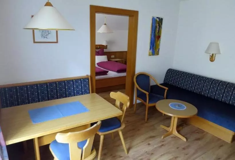 住宿加早餐  Haus Weber-hafele Pension