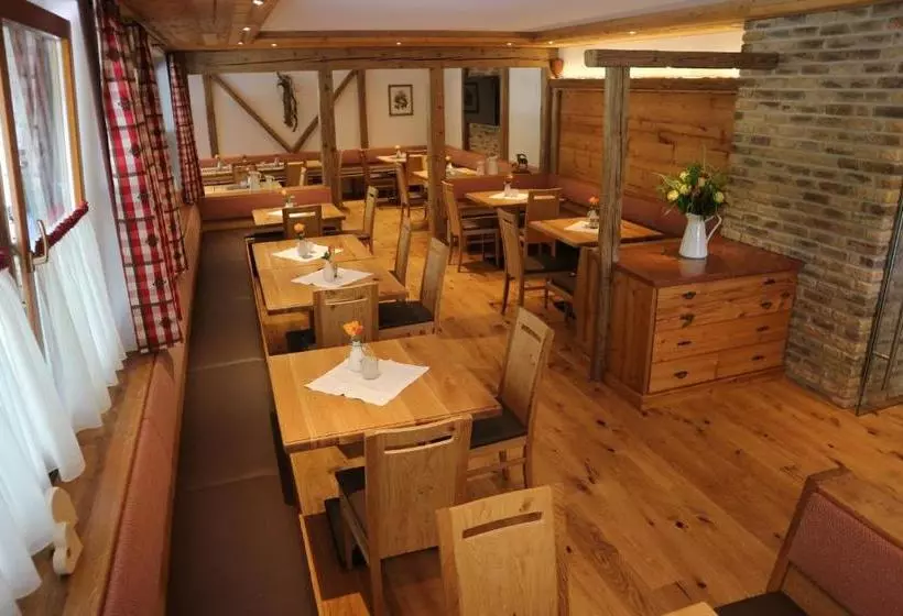 ホテル Alpenhof Annaberg